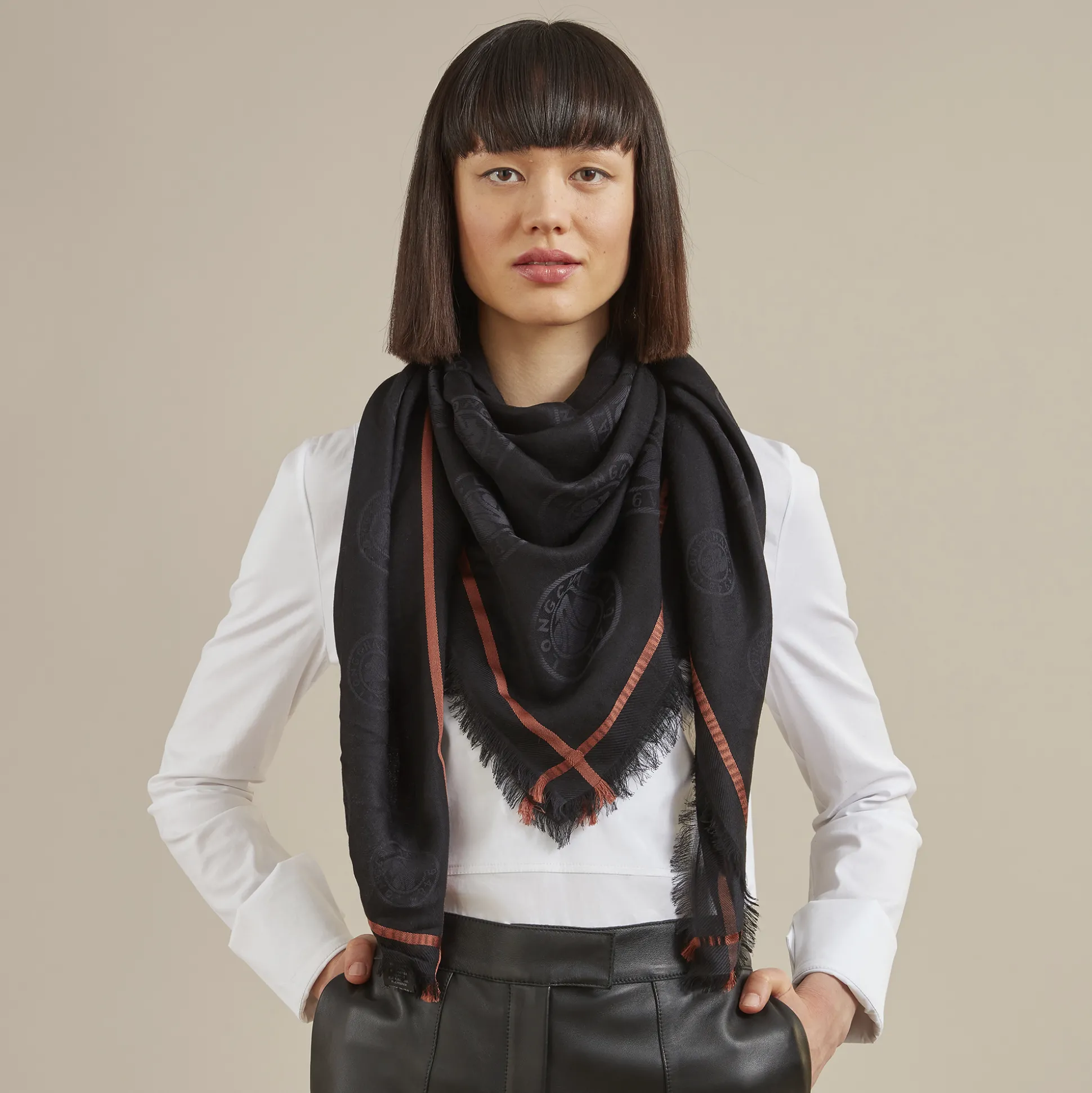 schal_2-1.webp Longchamp Schal^Damen Schals | Schals