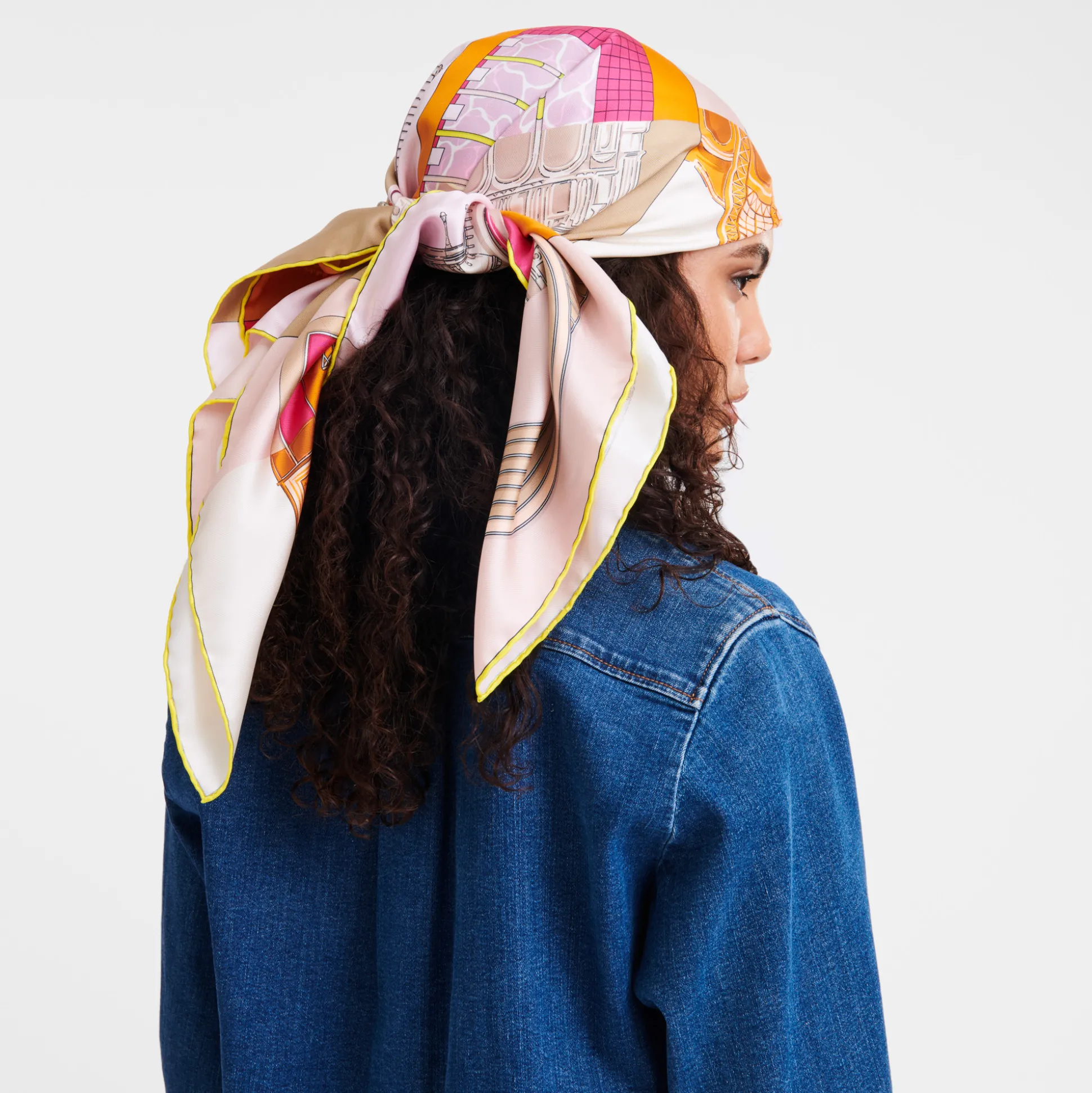 seidenschal__1-73.webp Longchamp Seidenschal 90^Damen Seidentücher